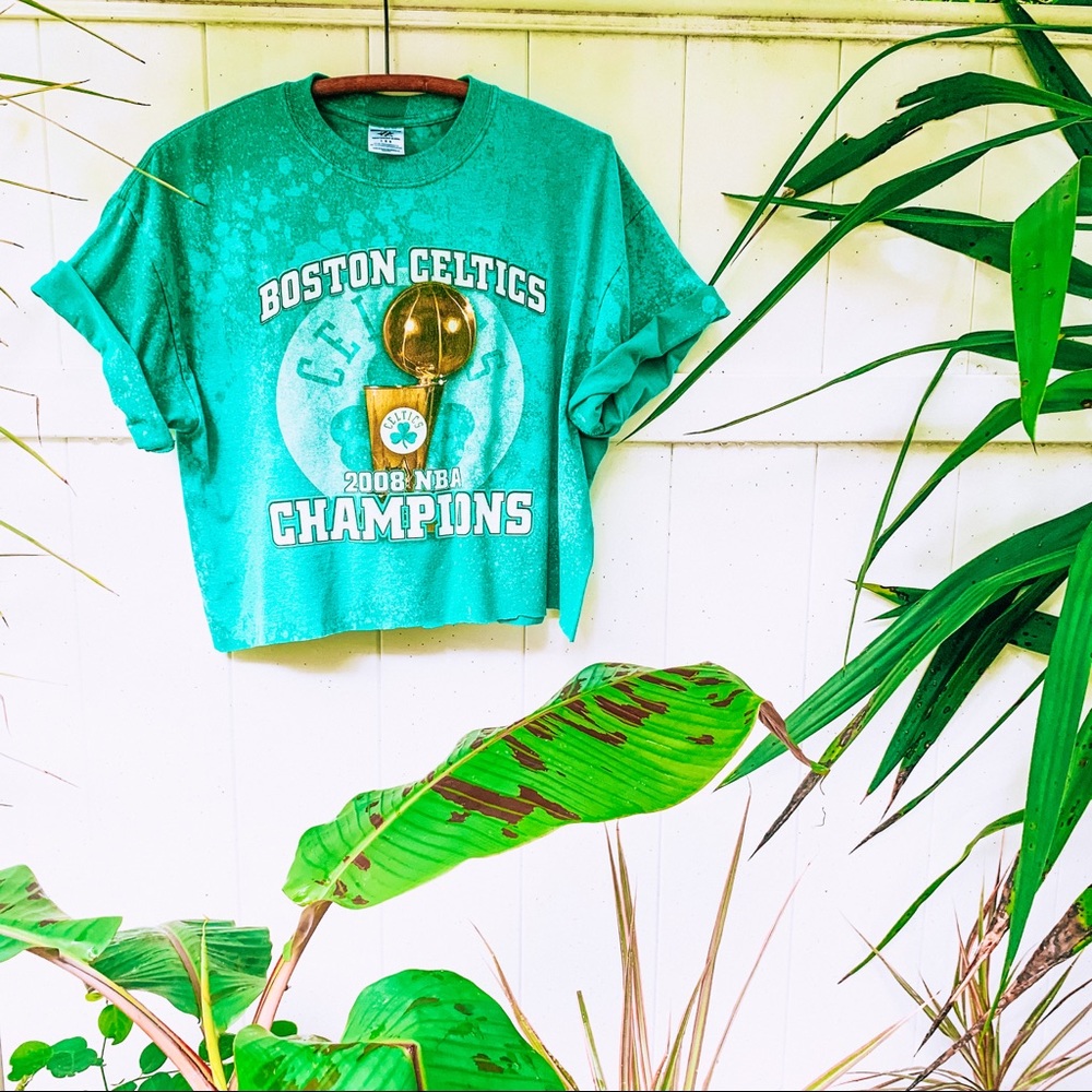 vsco bleach 90s hand cropped Boston Celtics tee